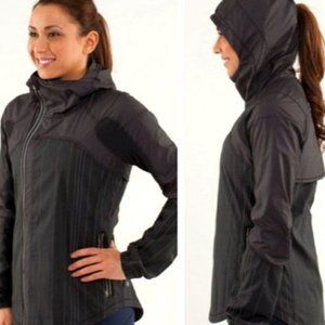Lululemon Get Up and Glow Light Reflective Running Jacket 4 Black EUC!